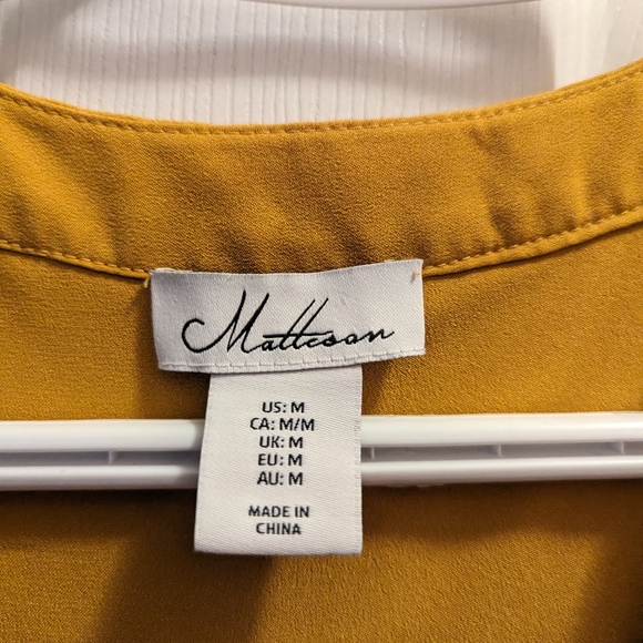 Blouse size Medium from Matteson - Picture 4 of 5